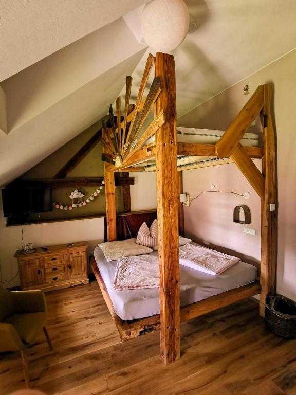Postel nebo postele na pokoji v ubytování Scheunenherberge Schäfchenzählerei