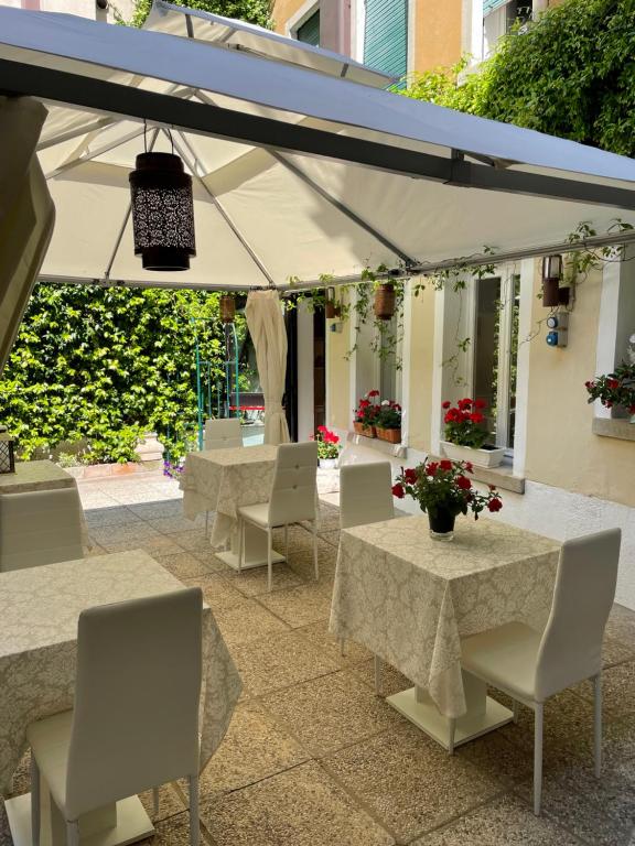 Restaurace v ubytování Hotel Apostoli Garden