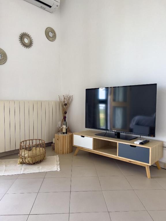 Telewizja i/lub zestaw kina domowego w obiekcie Vista sul Forte