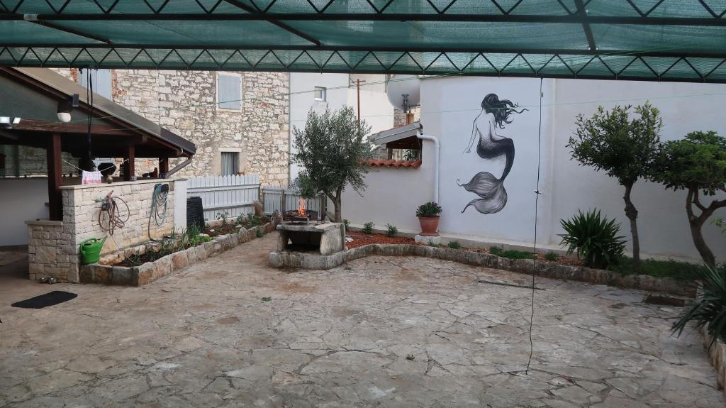 Taman di luar Hiša Stella Istra