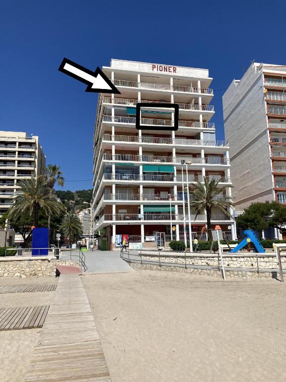 Beachfront and Renovated Apartment, Cullera – Updated 2023 Prices
