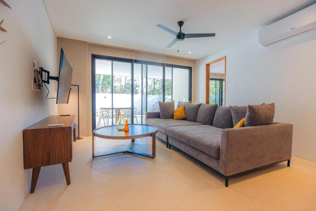 Suites at TreeTops Tulum - 国王套房与私人游泳池和花园