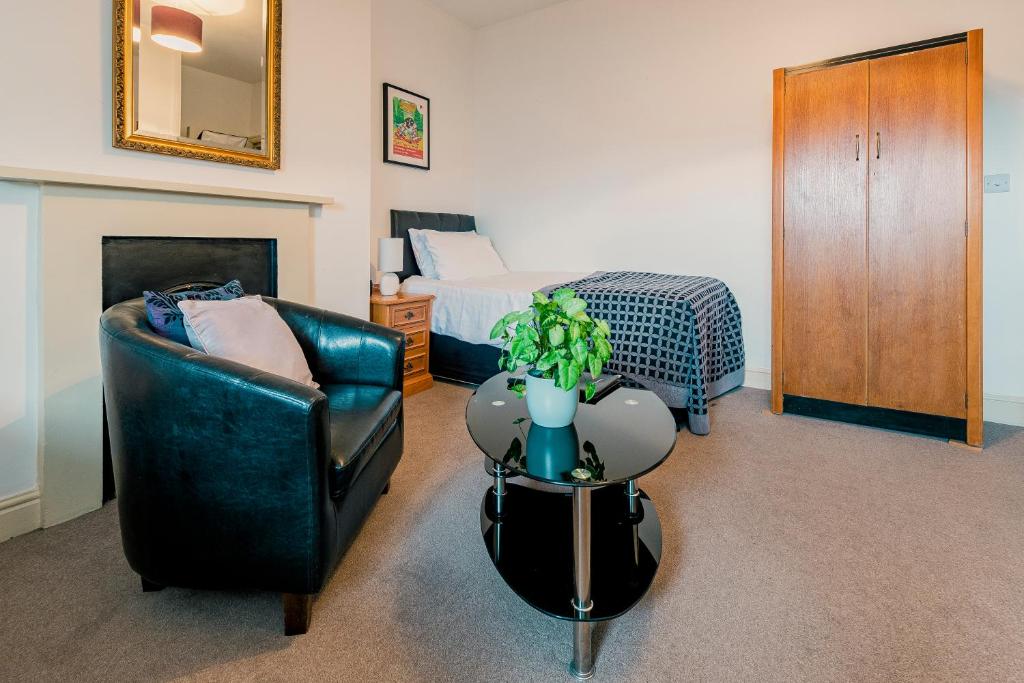 Rowntree Lodge - Twin Room