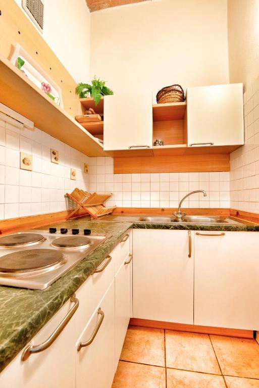 Kuchnia lub aneks kuchenny w obiekcie Appartamenti Villa La Fonte