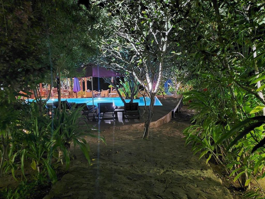Bazén v ubytování Mealea Resort nebo v jeho okolí