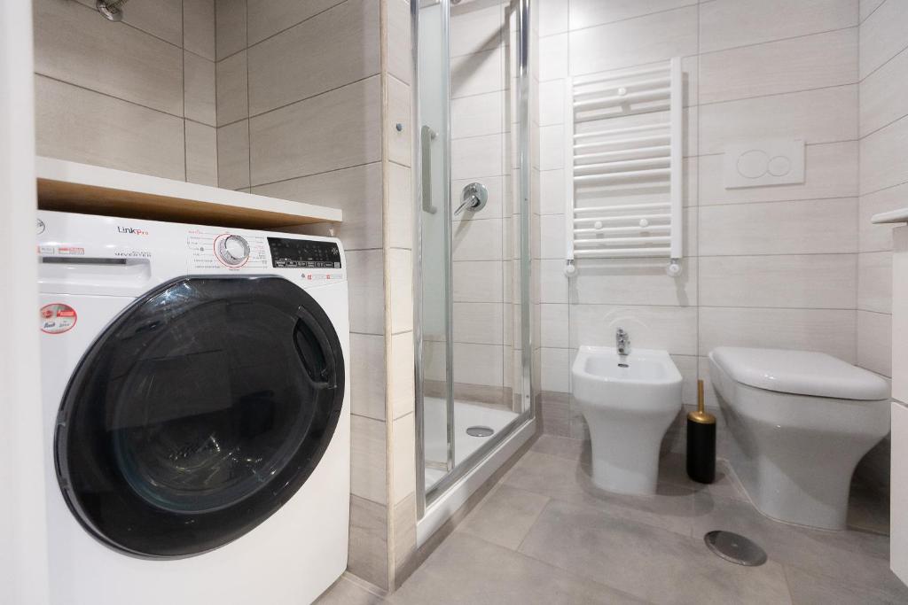 A bathroom at Pantheon by Agrippa Suite