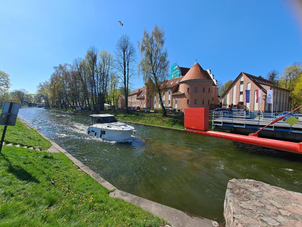 Fotografia z galérie ubytovania Przytulne studio przy zabytkowym moście obrotowym v destinácii Giżycko