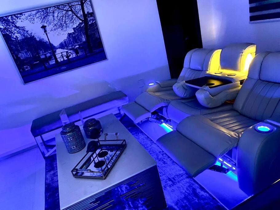 Posezení v ubytování Spectacular PentHouse with private jacuzzi terrace