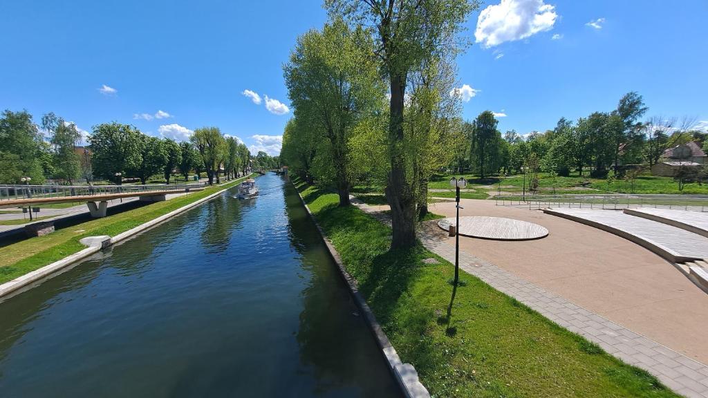 Fotografia z galérie ubytovania Przytulne studio przy zabytkowym moście obrotowym v destinácii Giżycko
