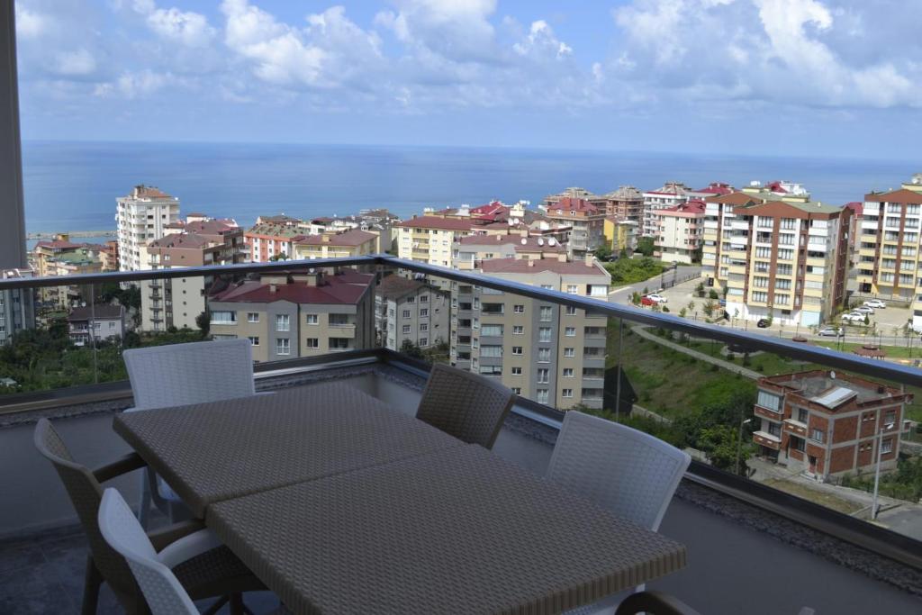 Balkón nebo terasa v ubytování Shahin Golden Hotel الصقر الذهبي للشقق الفندقية