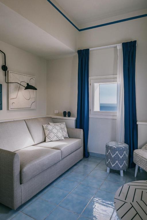 Uma área de estar em Mangia's Favignana Resort
