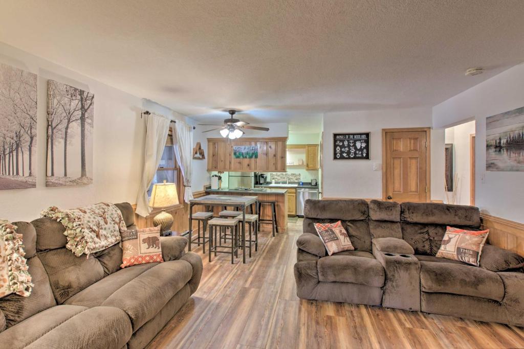 Spacious Ski Condo Walk to Lifts and Shuttle! - Housity