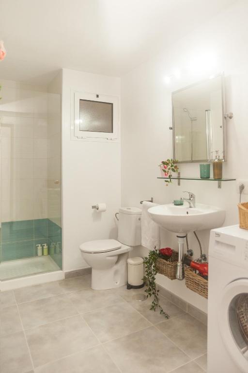 A bathroom at Apartamentos Thaisay