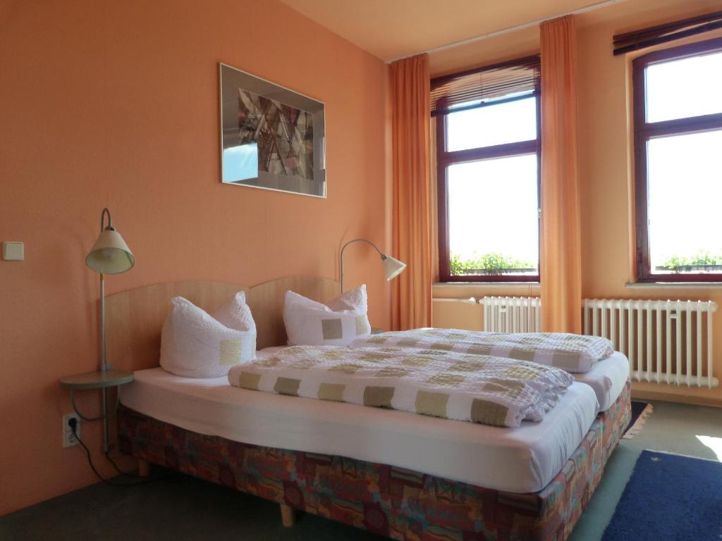 Waldhaus Colditz Garni - Triple Room