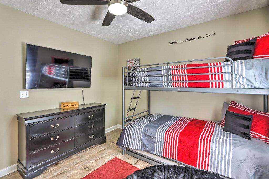 Postel nebo postele na pokoji v ubytování Charming Covington Home with Fire Pit and Game Room!