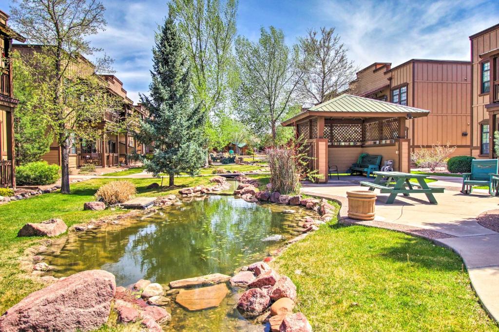 DogFriendly Condo Hike, Fish and Golf Nearby!, Overgaard (updated