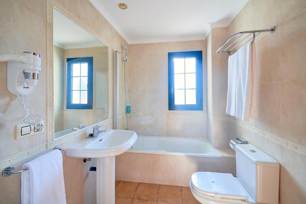 Un baño de Hotel Villa Frigiliana