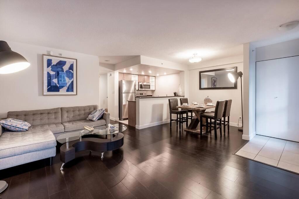 Stunning Duplex Condo in the Heart of Yaletown!!!