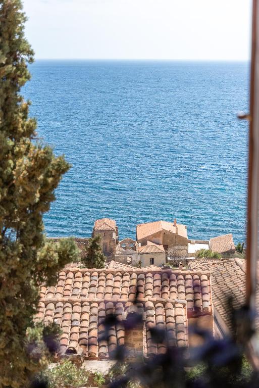 a view of the ocean from a roof at Kyklamino Castlehouse in Monemvasia