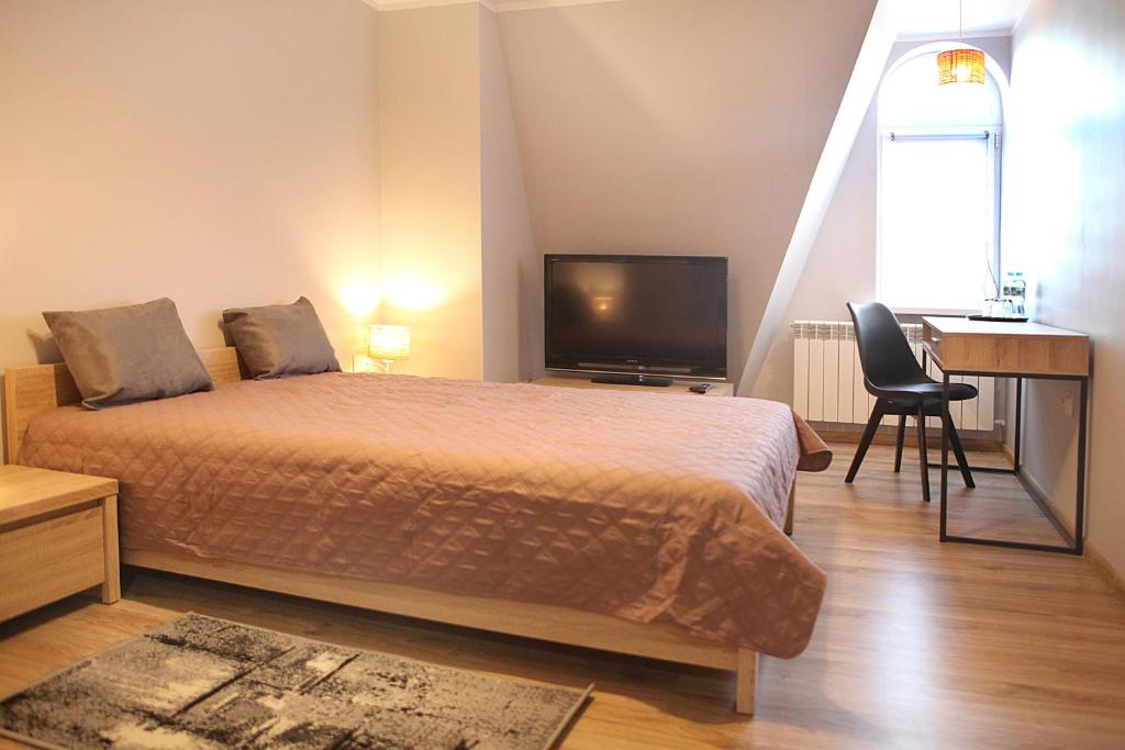 NA PODDASZU - Habitación Doble Con Baño Externo Privado