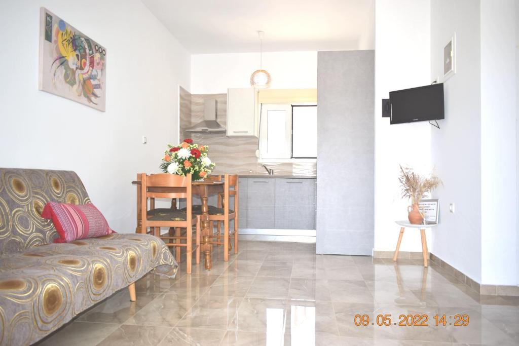 A kitchen or kitchenette at Istron MiraBella Villas