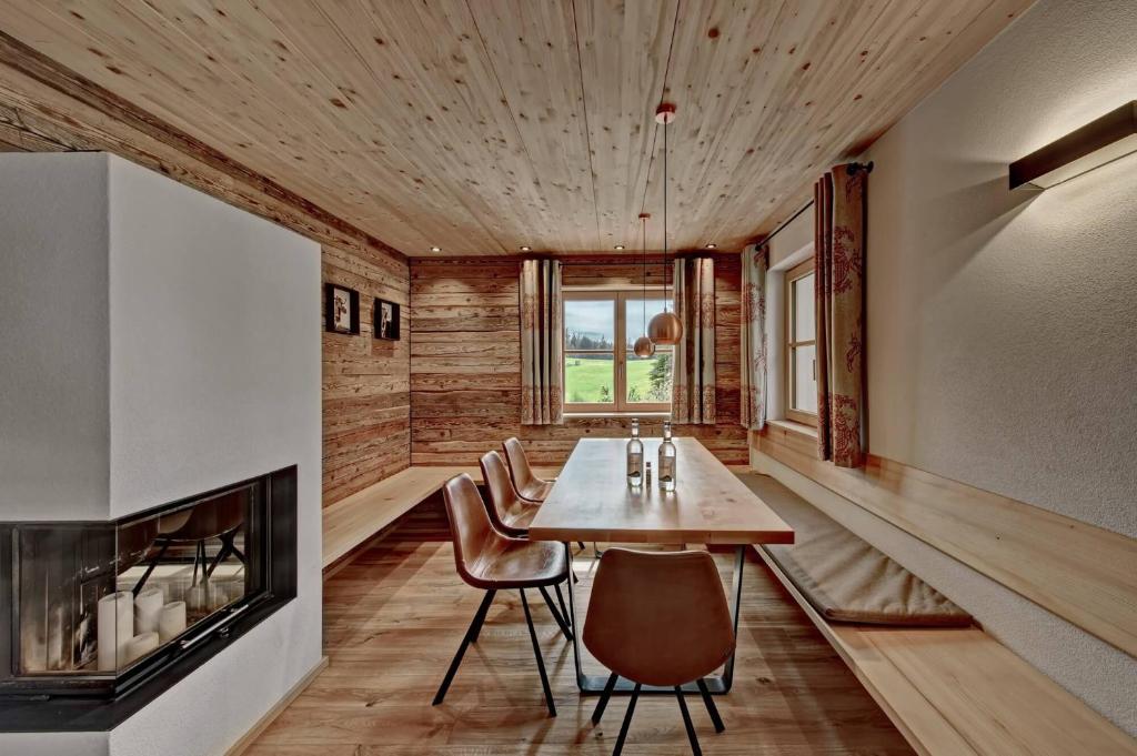 Eibele Chalets - Three-Bedroom Chalet
