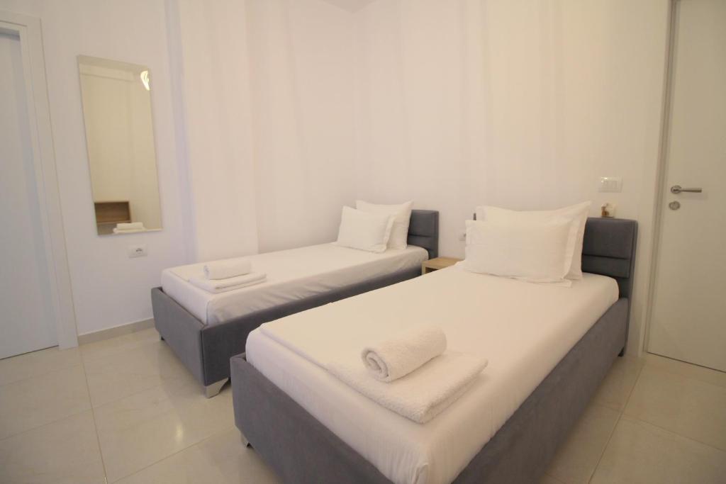 J&B Hotel - Apartamento Con Balcón