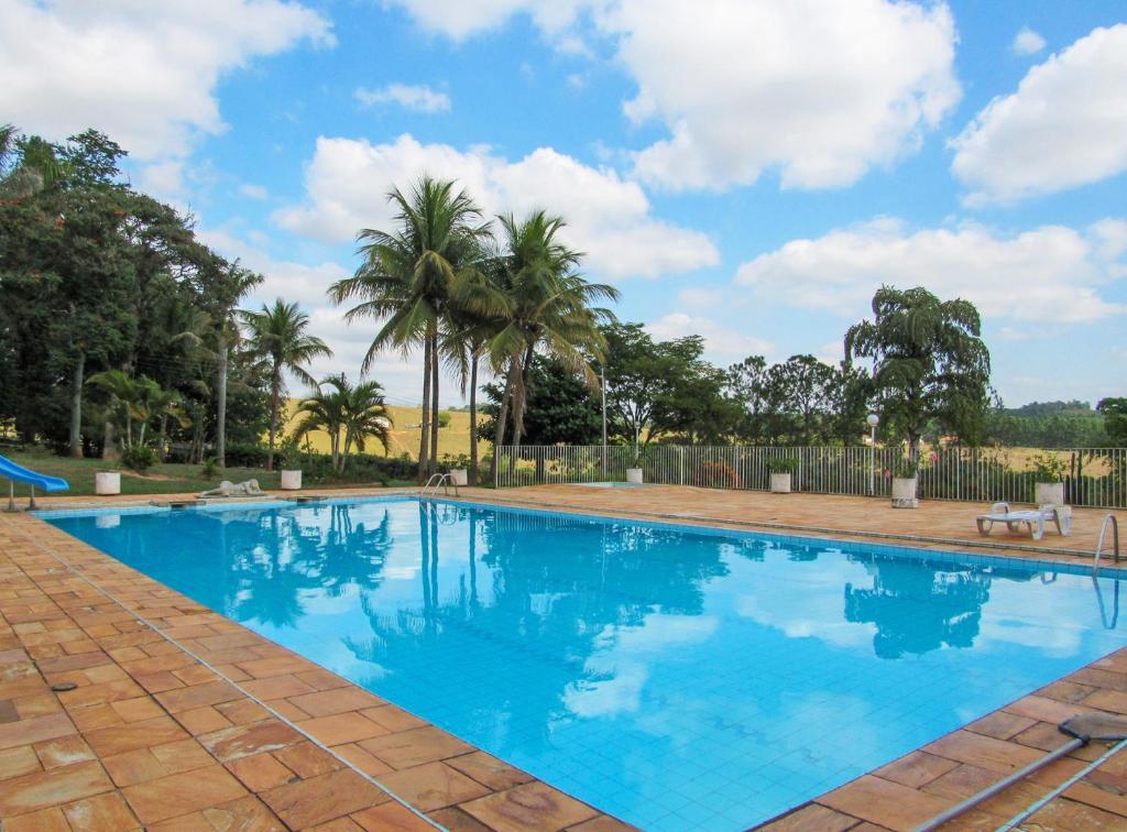 Πισίνα στο ή κοντά στο Casa de campo c Churrasq e Piscina, Porto Feliz SP