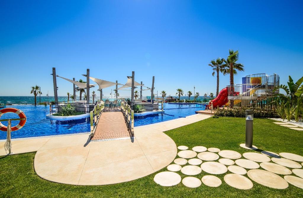 Basen w obiekcie Apartamento Sea Senses, Punta Prima lub w pobliżu