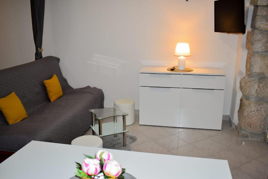 Posedenie v ubytovaní Studio apartman Moreno