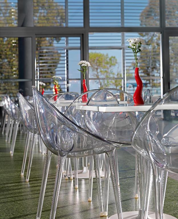 Restaurace v ubytování Airotel Patras Smart Hotel