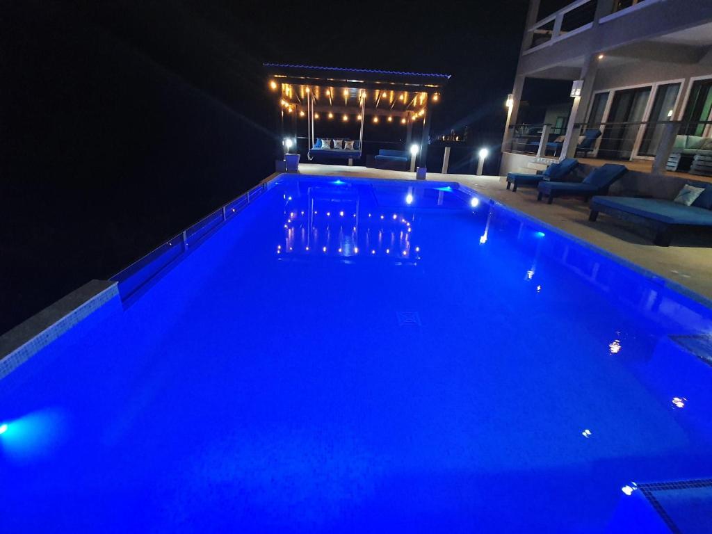 Bazén v ubytování Fishers Landing Boutique Hotel nebo v jeho okolí