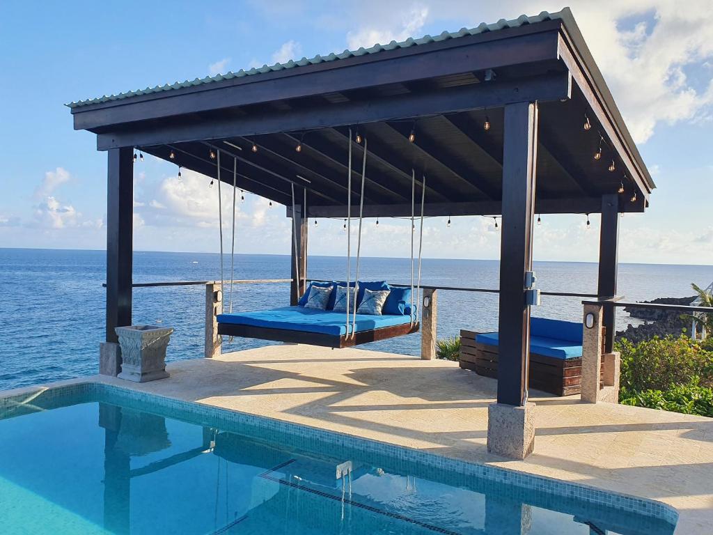 Bazén v ubytování Fishers Landing Boutique Hotel nebo v jeho okolí