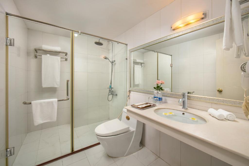 Koupelna v ubytování A25 Hotel - 705 Lac Long Quan