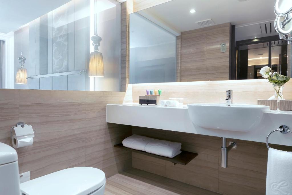 The Landmark Bangkok - 19