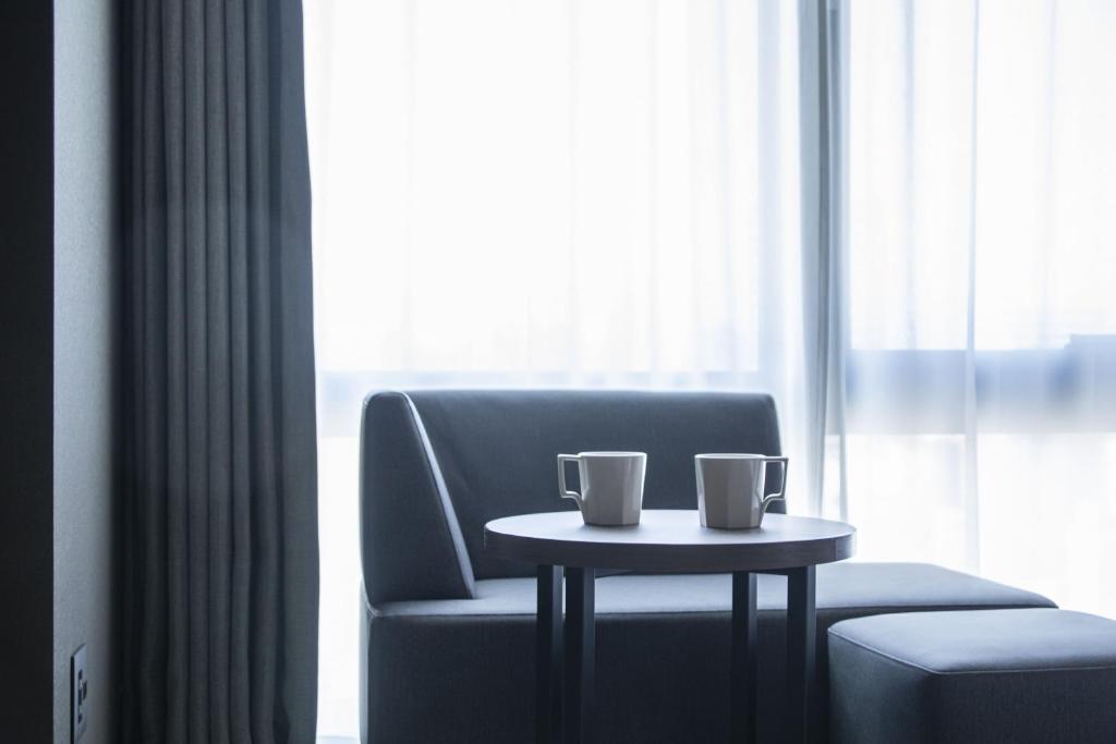 Posezení v ubytování Hotel Keihan Tenmabashi Ekimae