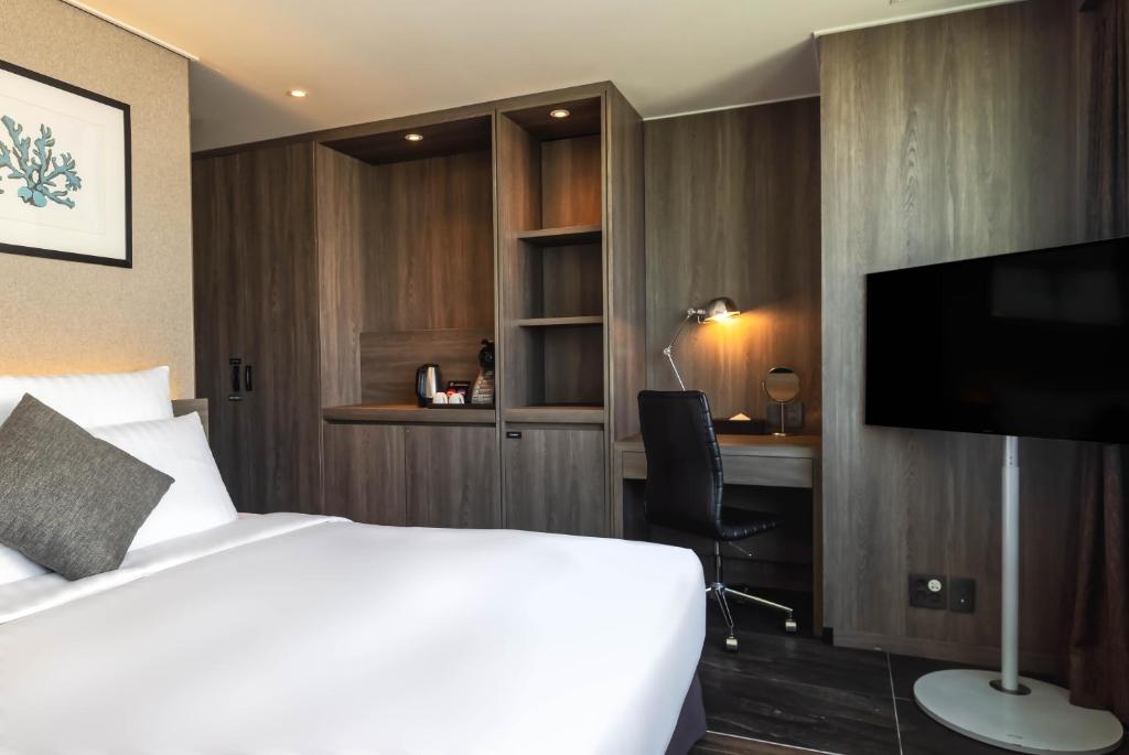 Kent Hotel Gwangalli by Kensington - Deluxe Double Con City View