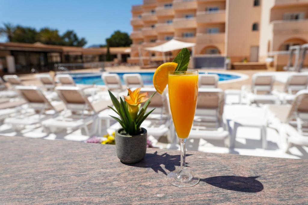 Napoje w obiekcie Rosamar Ibiza Hotel