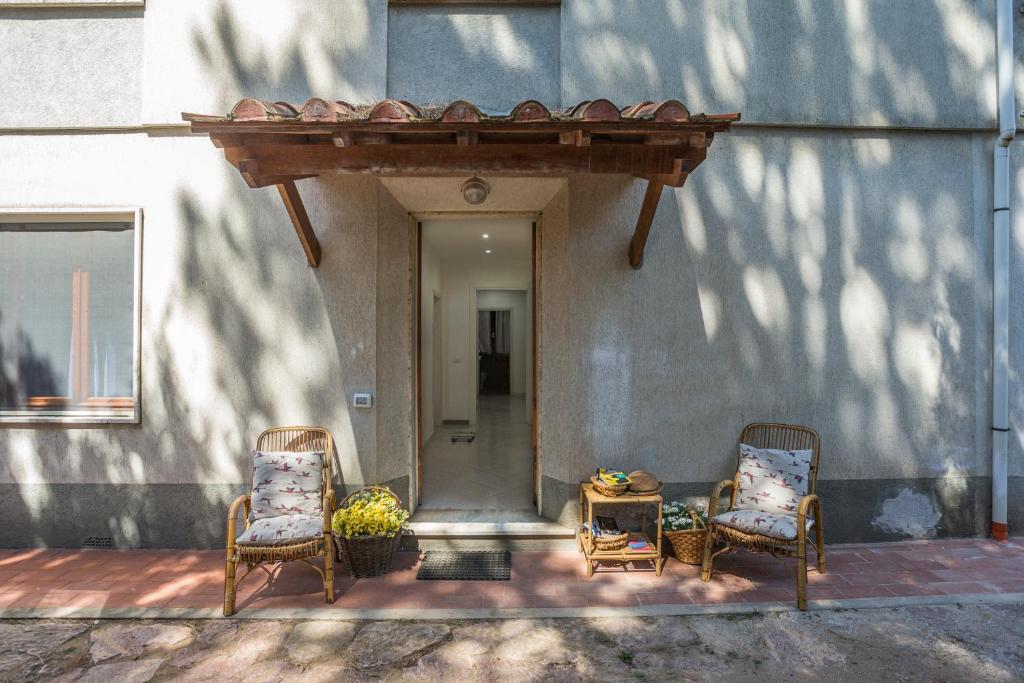 Exteriér alebo vchod do ubytovania A due passi dal mare, parcheggio e giardino