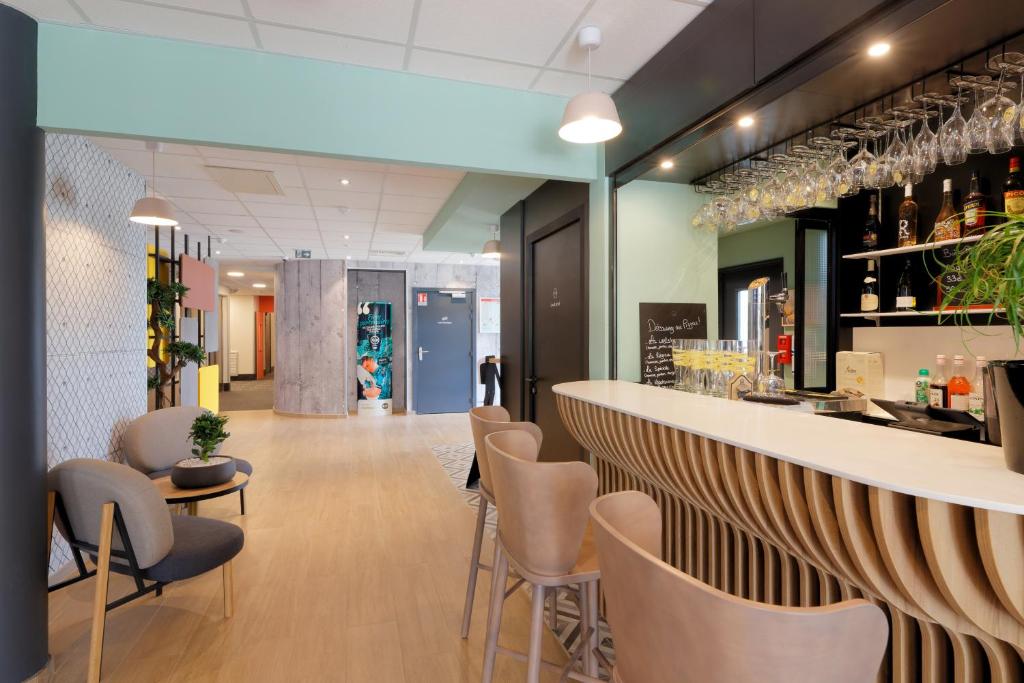 Lounge nebo bar v ubytování B&B HOTEL Le Touquet