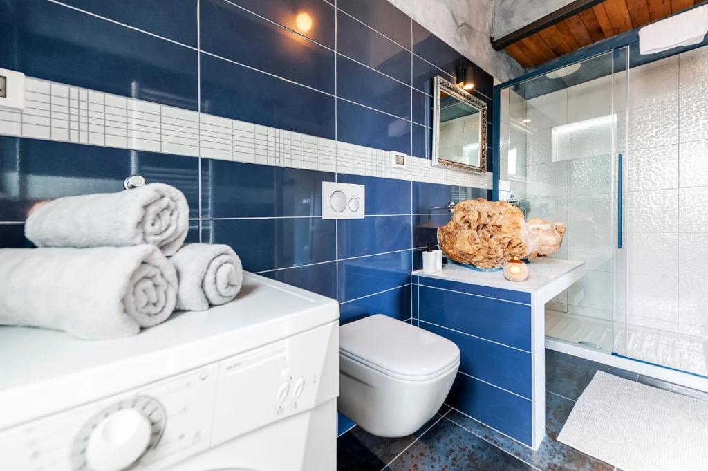 Kúpeľňa v ubytovaní Villa Baraka with private pool near Rovinj - WiiBuk