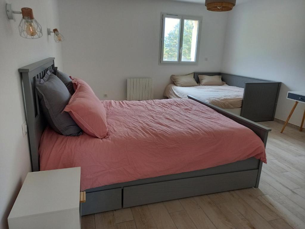 Postel nebo postele na pokoji v ubytování A Ventoux Yourte