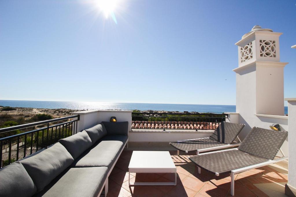 Dunas Douradas Beach Club - Apartamento De Dos Dormitorios Con Vista Al Mar Y Jacuzzis - Primer Piso