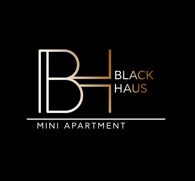 ein Logo für einen schwarzen Haus-min-Termin in der Unterkunft BLACKHAUS YOUNG MINI in Thessaloniki