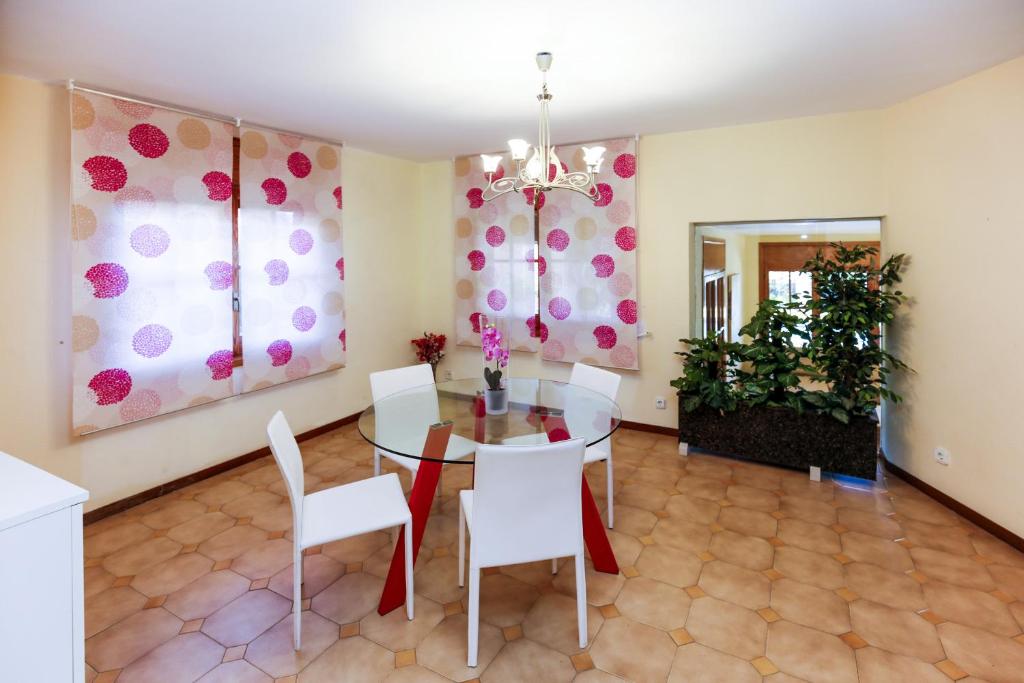 Posedenie v ubytovaní GERANIS VILLA ONLY FAMILIES Planet Costa Dorada