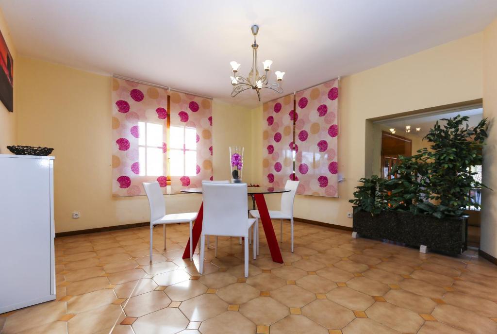 Fotografia z galérie ubytovania GERANIS VILLA ONLY FAMILIES Planet Costa Dorada v destinácii Vilafortuny