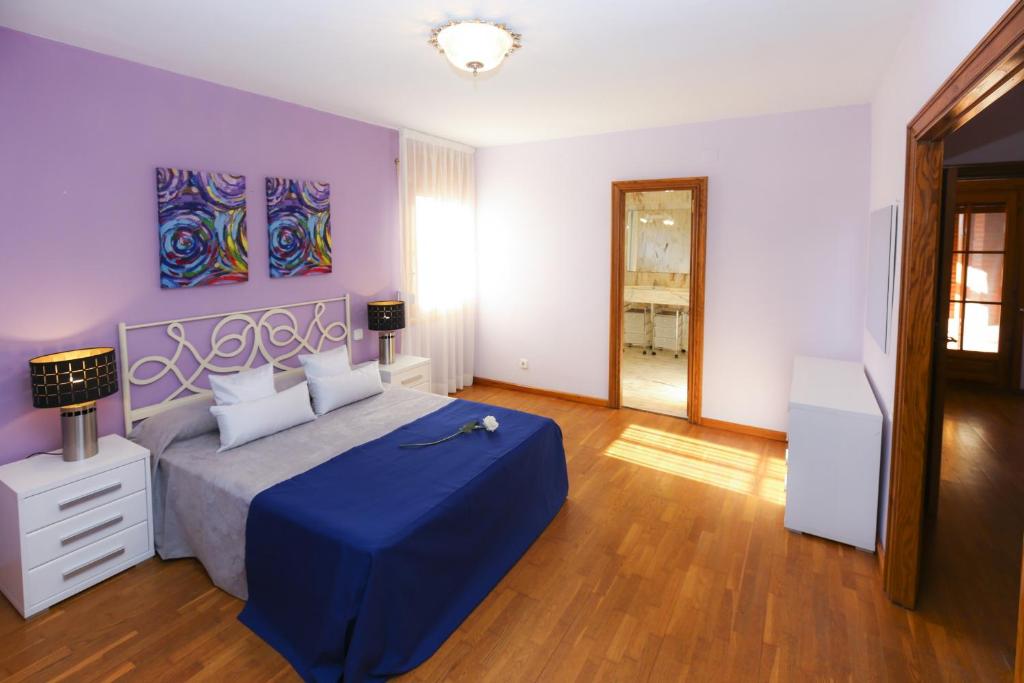 Posteľ alebo postele v izbe v ubytovaní GERANIS VILLA ONLY FAMILIES Planet Costa Dorada