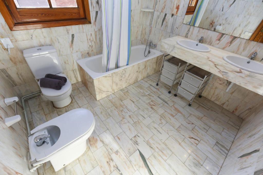 Kúpeľňa v ubytovaní GERANIS VILLA ONLY FAMILIES Planet Costa Dorada