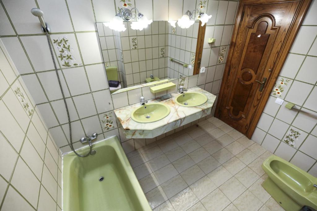 Kúpeľňa v ubytovaní GERANIS VILLA ONLY FAMILIES Planet Costa Dorada