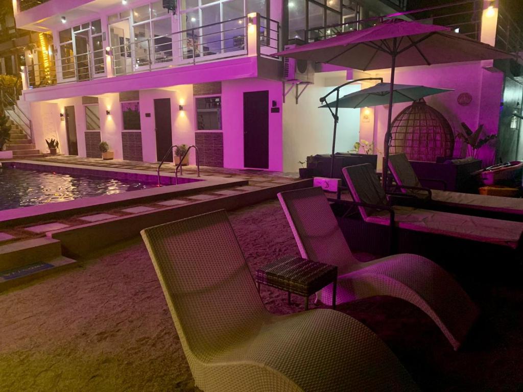 Bazén v ubytování The Philip Ann Resort nebo v jeho okolí